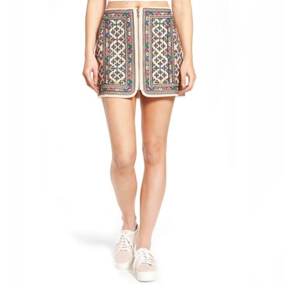 Majorelle Embroidered Mini Skirt Worn By Summer On The Young And The Restless - Picture 2 of 11